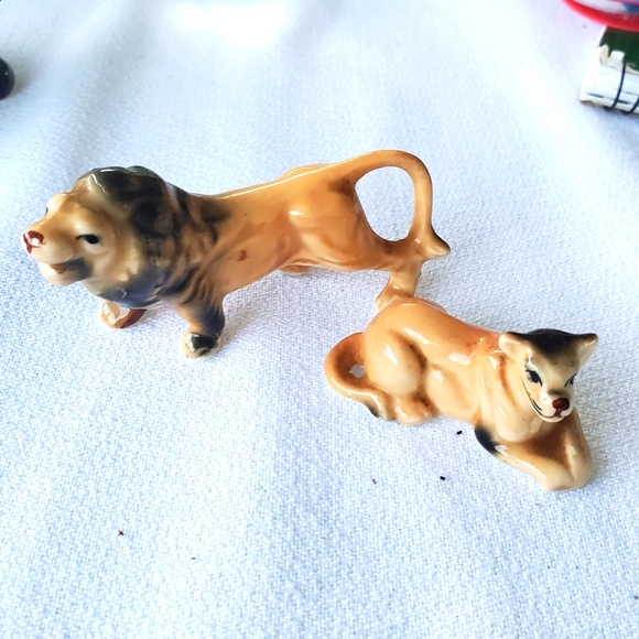 Lion lioness cub miniature - Picture 2 of 12